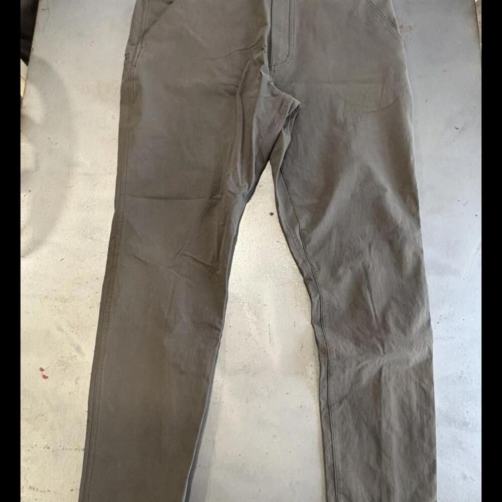Kuhl Men's 40x34 Gray Resistor Chino StretchX pants
